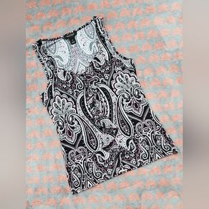 White House Black Market Black/White/Purple Paisley Tank Size Medium.